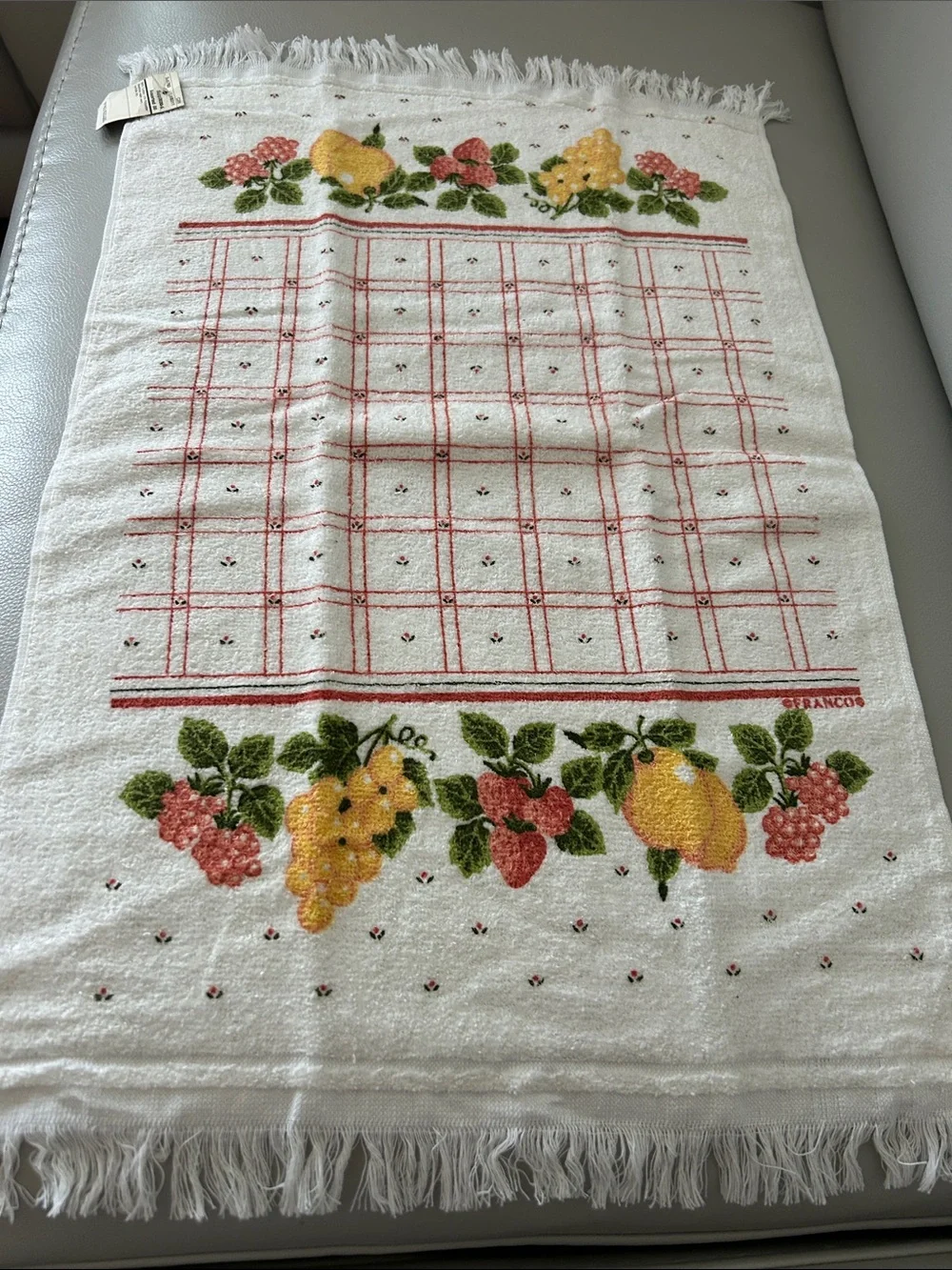 Vntg Kitchen Fruit Print Fringe Tea Towel - White with Yellow & Pink Fruits